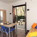 Townhouse With Private Garden Μπιμπιόνε