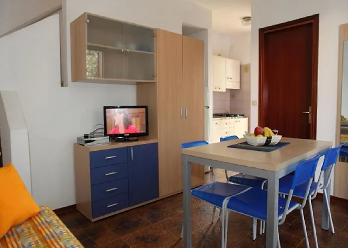 Townhouse With Private Garden * ביביונה