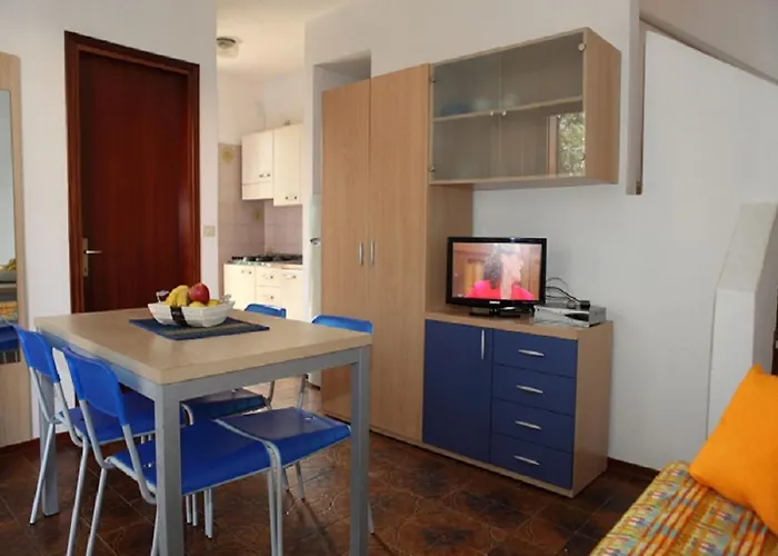 Townhouse With Private Garden * ביביונה